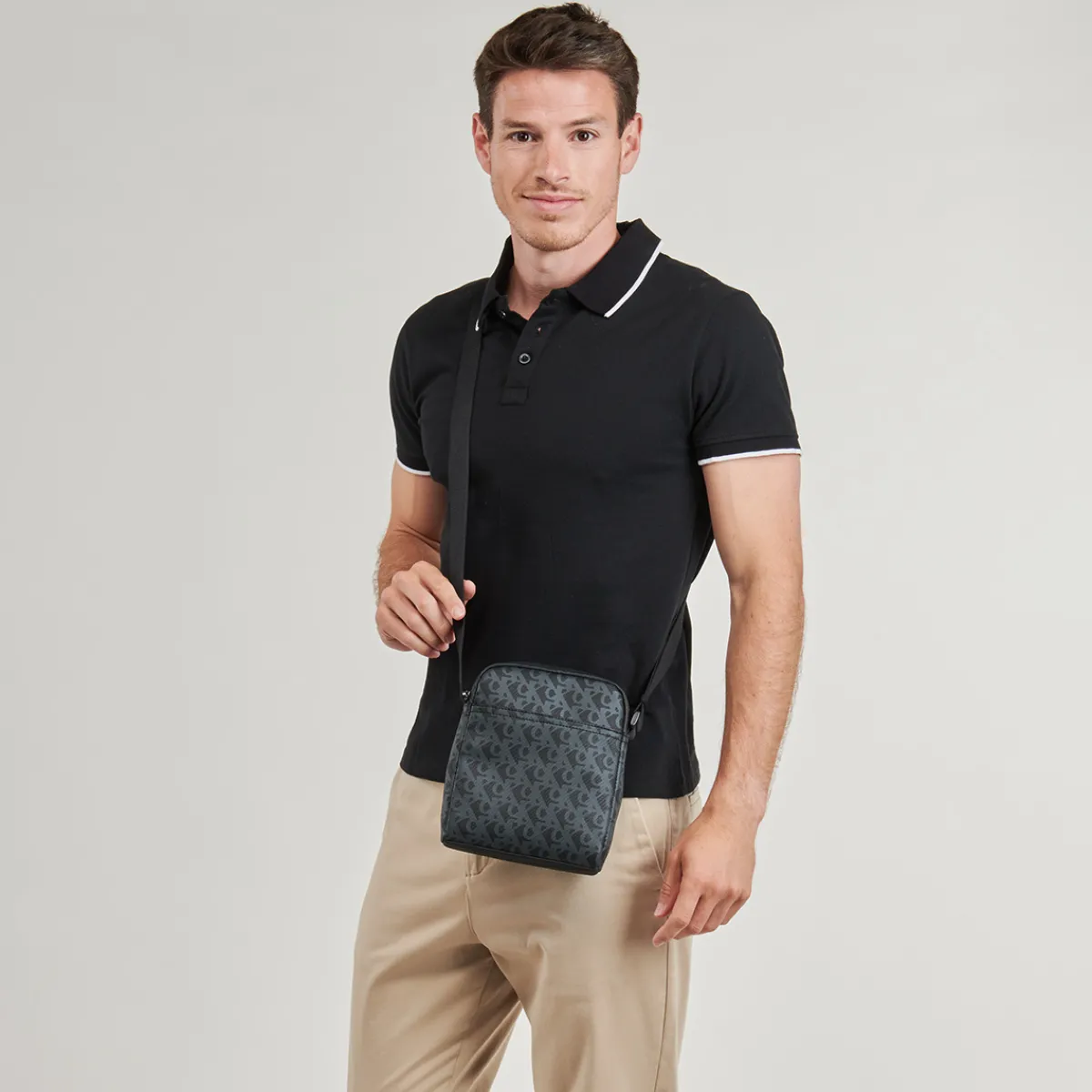 Calvin Klein Jeans MATTE AOP REPORTER 18-Homme Pochettes / Sacoches