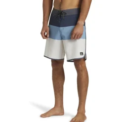 Quiksilver Surfsilk Tijuana 18
